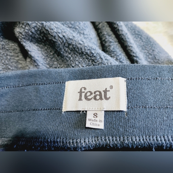 Feat Women's BlanketBlend™ Joggers. Size Small. - Picture 11 of 14